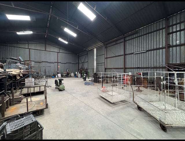 2,785M² WAREHOUSE FOR SALE IN LEA GLEN